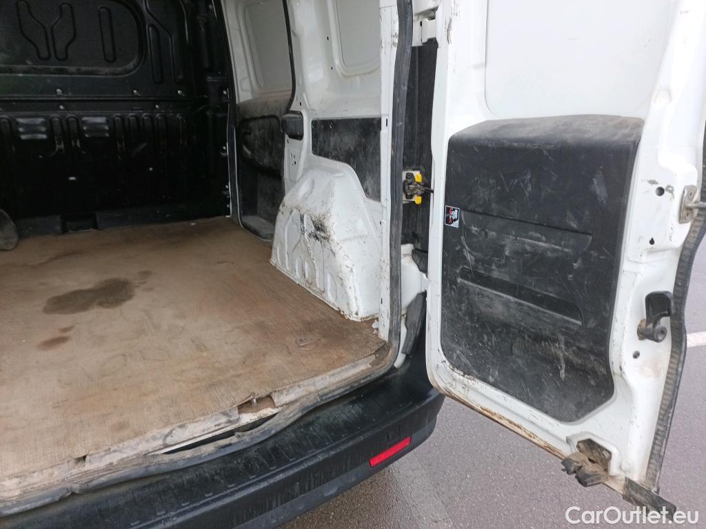  Fiat  Doblo FIAT Doblò Cargo/2015/3P/furgón derivado de turismo Cargo Base Plus 1.3 Mjet 70kW (95CV) #7
