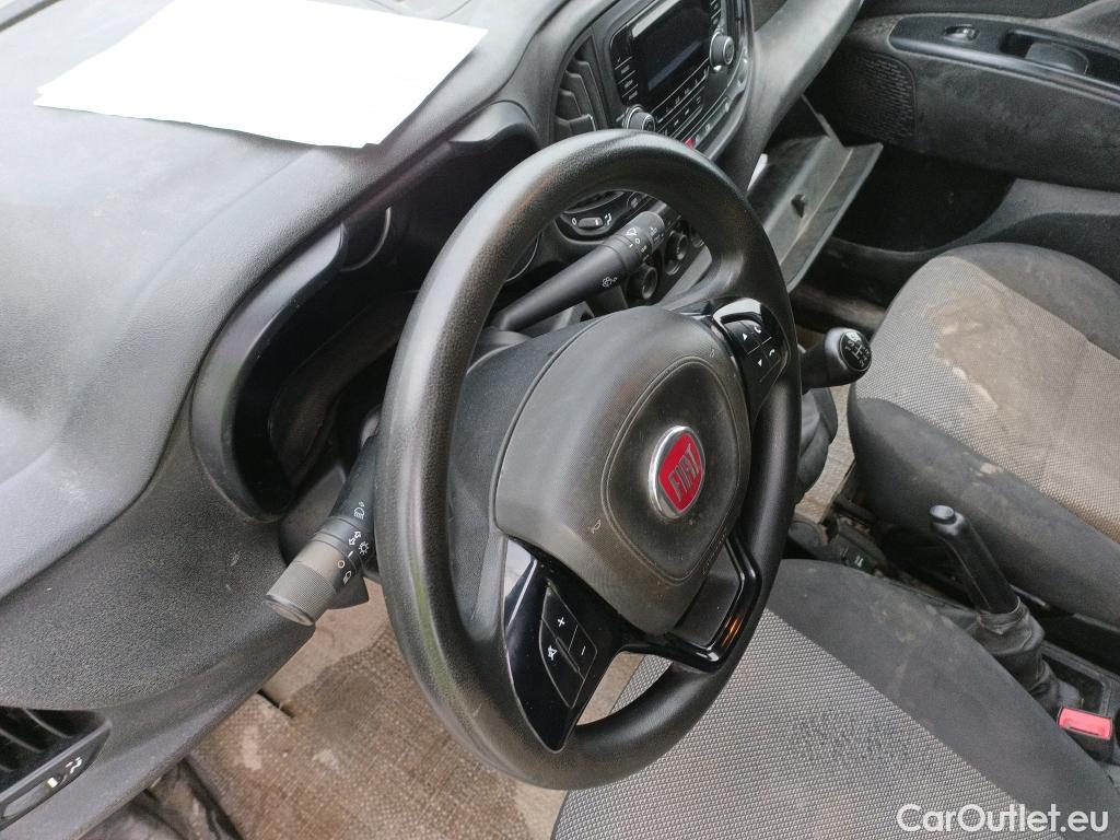  Fiat  Doblo FIAT Doblò Cargo/2015/3P/furgón derivado de turismo Cargo Base Plus 1.3 Mjet 70kW (95CV) #34