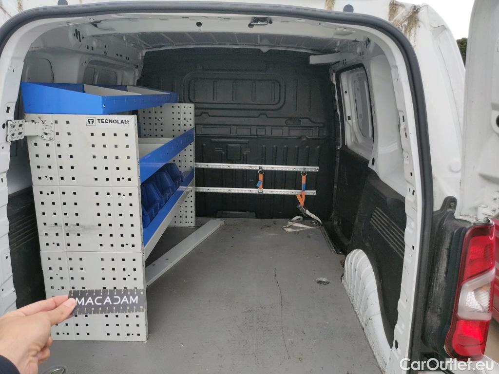  Peugeot  Partner PEUGEOT  / 2018 / 3P / furgón derivado de turismo Pro Standard 600kg BlueHDi 73kW (AC) #18