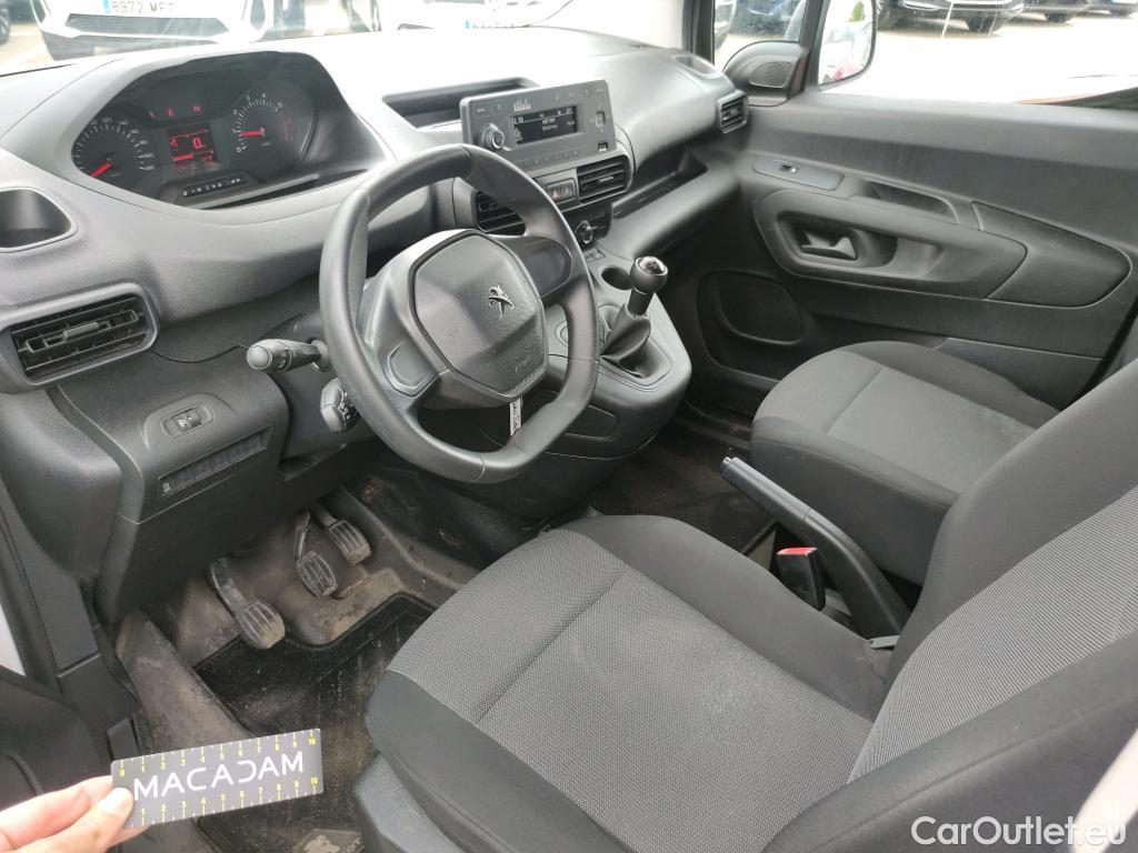  Peugeot  Partner PEUGEOT  / 2018 / 3P / furgón derivado de turismo Pro Standard 600kg BlueHDi 73kW (AC) #39