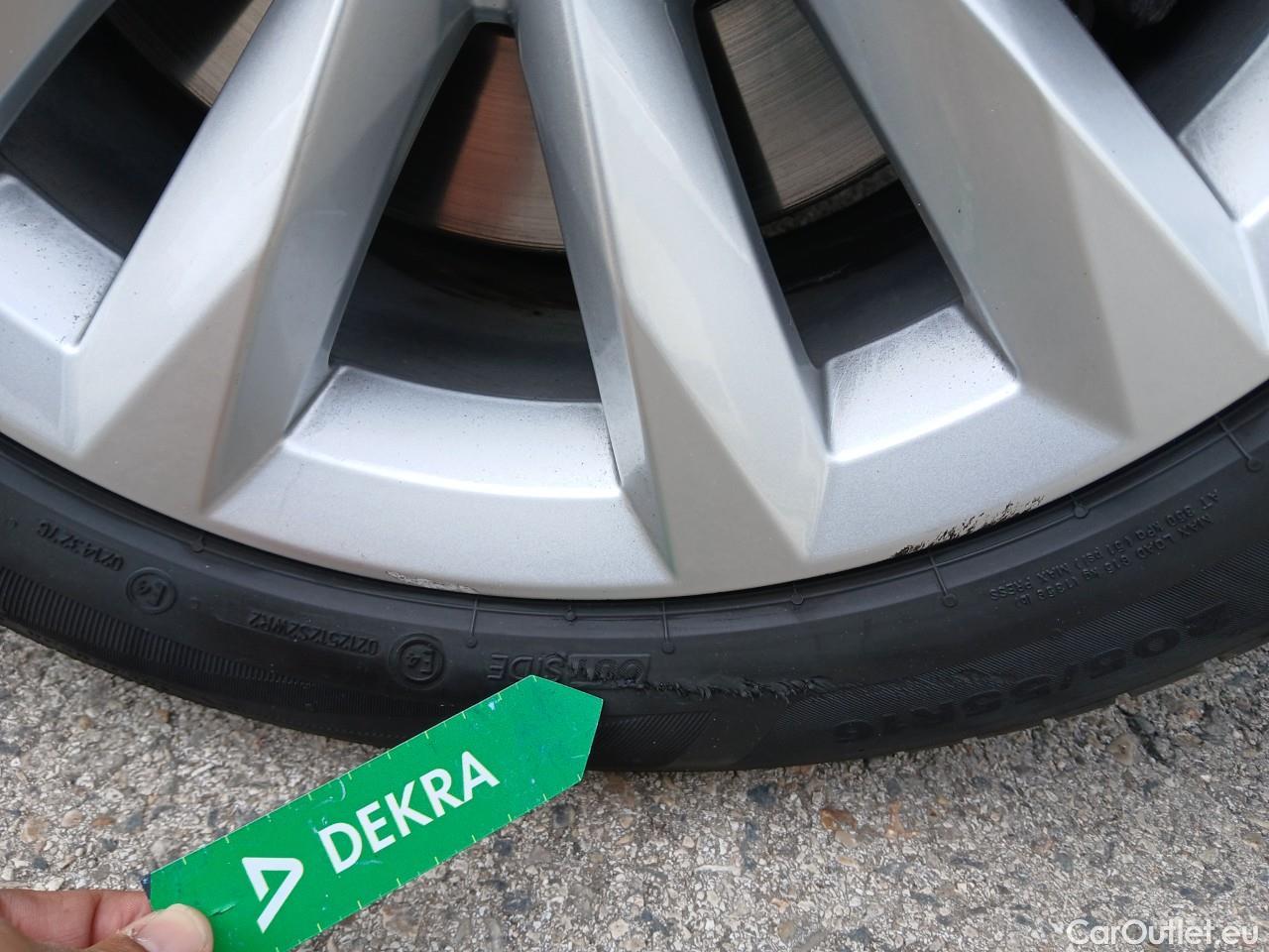  Land Rover  Discovery AUDI A3 / 2020 / 5P / berlina con portón Sportback 30 TDI 85kW (116CV) #7
