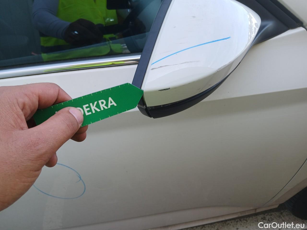  Skoda  KAMIQ SKODA  1.0 TSI 81kW (110CV) DSG Ambition #37