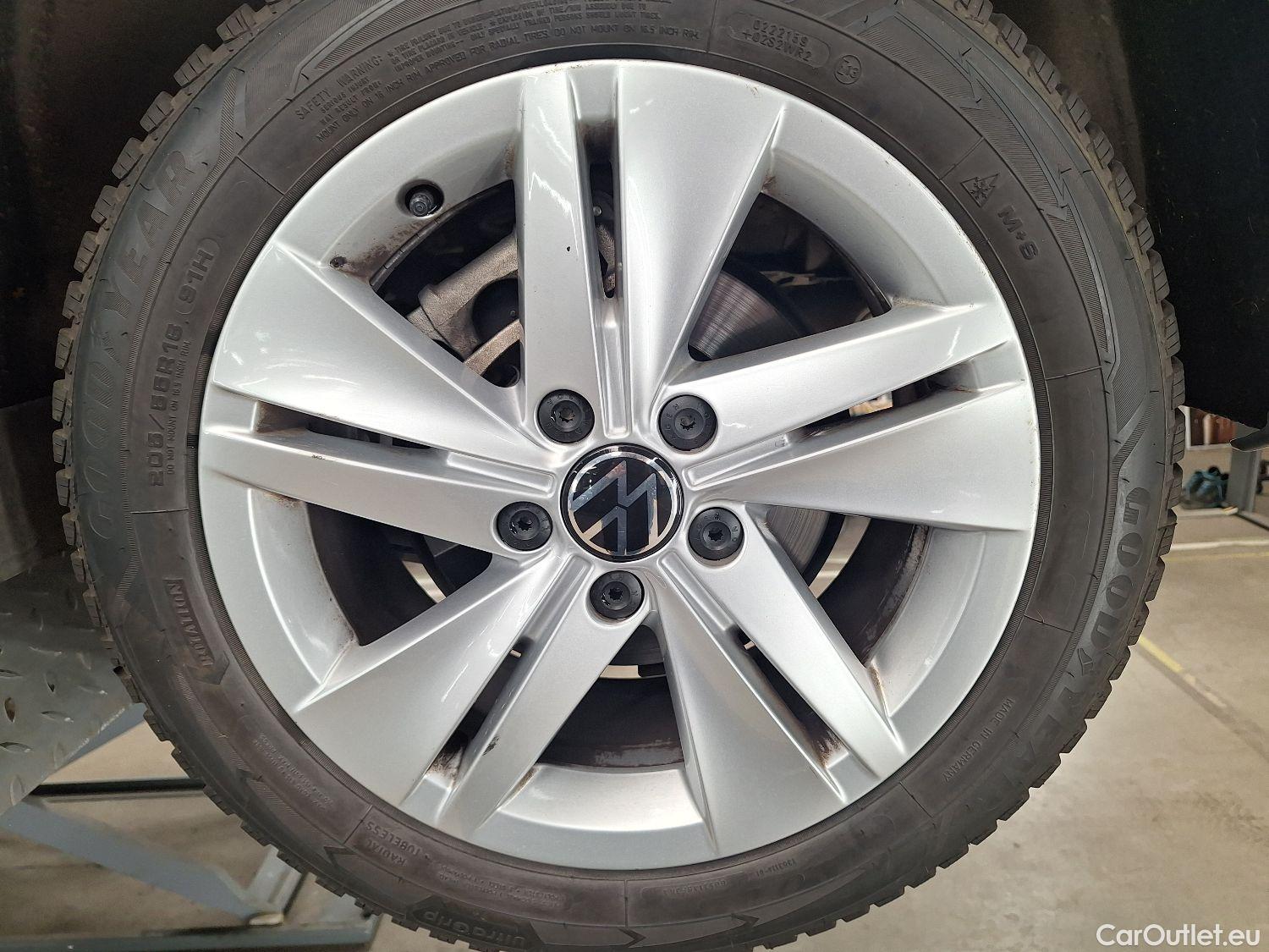  Volkswagen  Golf  VW, VIII '20, Volkswagen VIII 1.5 TSI 96kW Life 5d #3