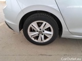  Volkswagen  Golf  VOLKSWAGEN / 2019 / 5P / BERLINA 2.0 TDI SCR LIFE DSG #98