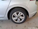  Volkswagen  Golf  VOLKSWAGEN / 2019 / 5P / BERLINA 2.0 TDI SCR LIFE DSG #100
