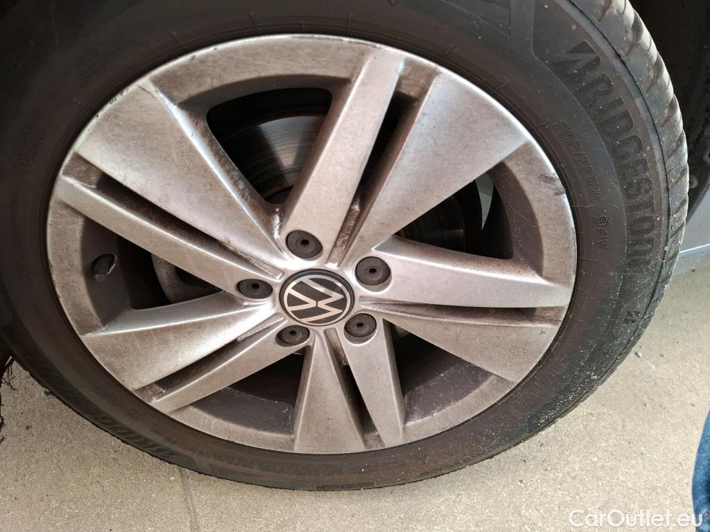  Volkswagen  Golf  VOLKSWAGEN / 2020 / 5P / Berline 2.0 TDI SCR 115 DSG7 Life Busi #22