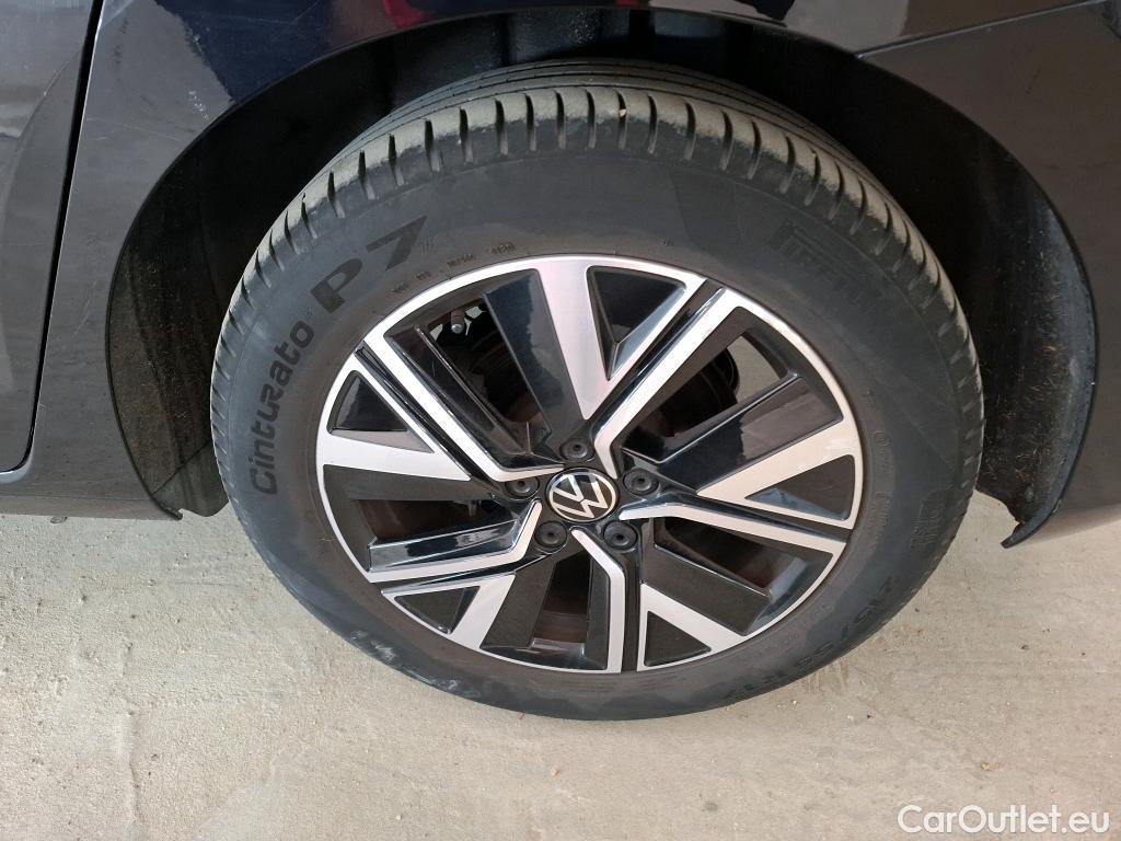  Volkswagen  Touran  Carat BlueMotion Tech 2.0 TDI 150CV BVA7 7 Sieges E6d #41