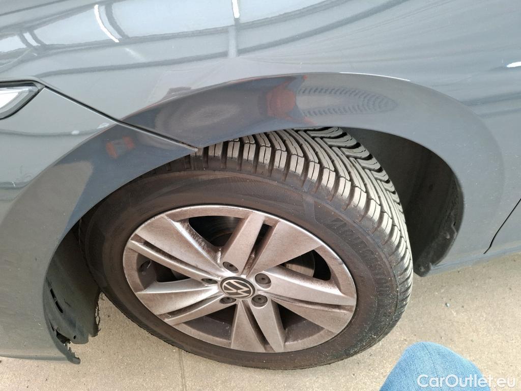  Volkswagen  Golf  VOLKSWAGEN / 2020 / 5P / Berline 2.0 TDI SCR 115 DSG7 Life Busi #21