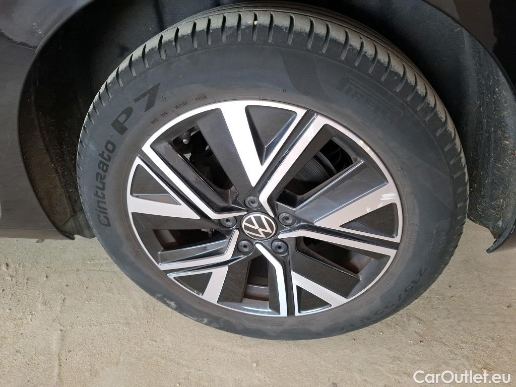  Volkswagen  Touran  Carat BlueMotion Tech 2.0 TDI 150CV BVA7 7 Sieges E6d #28
