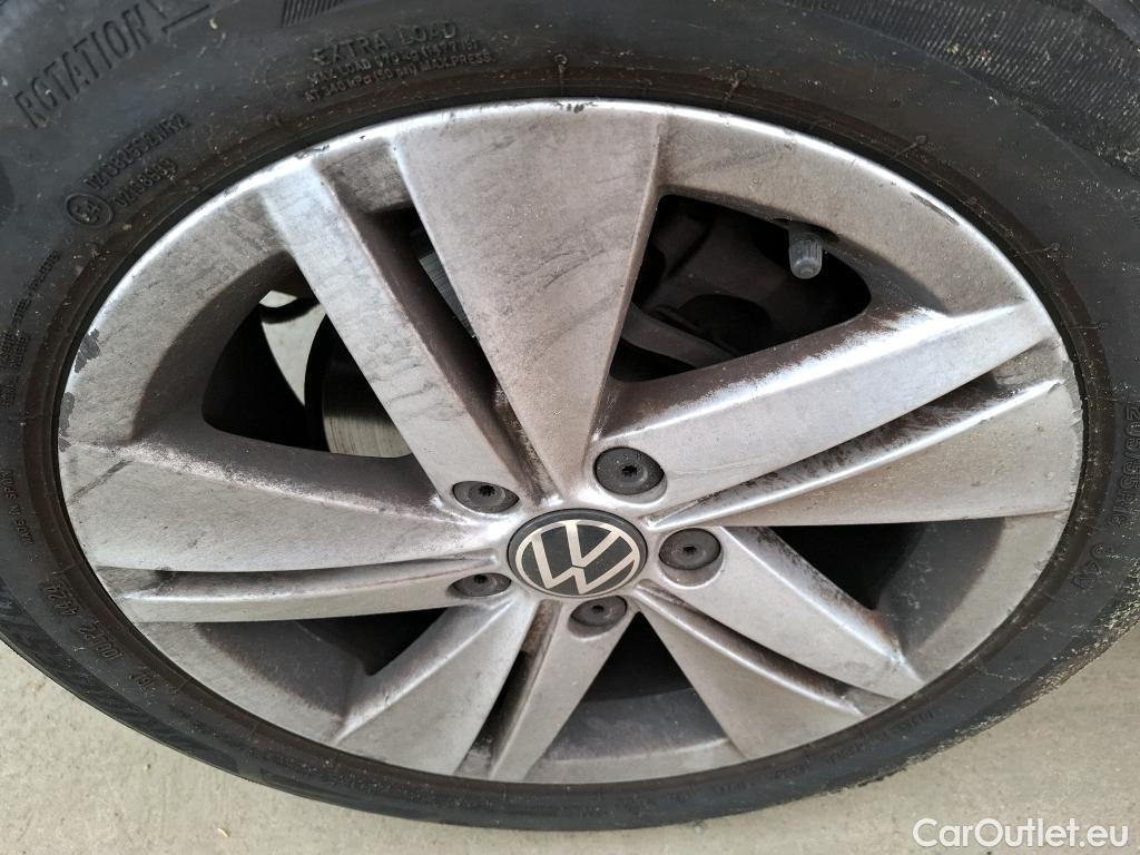  Volkswagen  Golf  VOLKSWAGEN / 2020 / 5P / Berline 2.0 TDI SCR 115 DSG7 Life Busi #18