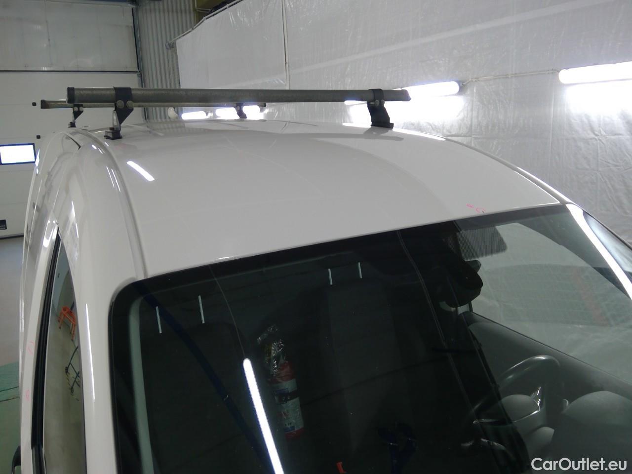  Volkswagen  Caddy  TDI 75 Maxi Aut. #41