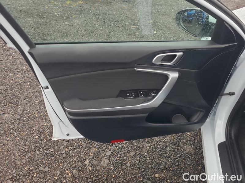  KIA  Cee'd Ceed Sportswagon (2018->) Ceed SW 1.0 T-GDI 88 Fresh #3