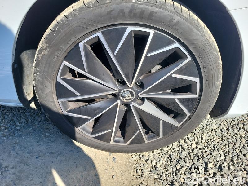  Skoda  Superb  Combi (3V5)(2015) Supe.2.0TDI 147 L&K Combi Aut #6