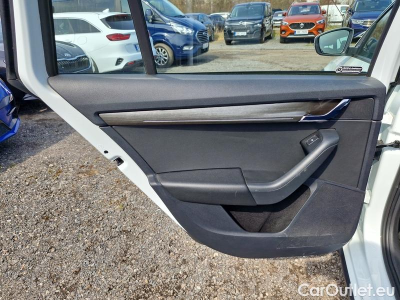  Skoda  Octavia  Combi  (5E5)(03.2017->) OctCom 2.0TSI 140 Scout 4x4 AT #7