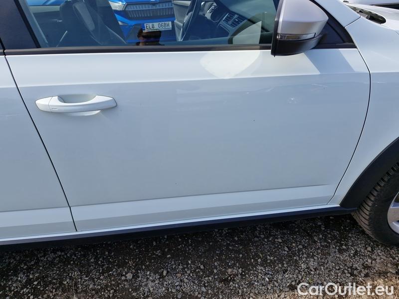  Skoda  Octavia  Combi  (5E5)(03.2017->) OctCom 2.0TSI 140 Scout 4x4 AT #23