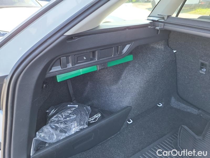  Skoda  Octavia  Combi (NX3)(2020) Oct.Combi 2.0TDI 110 Style AT #9