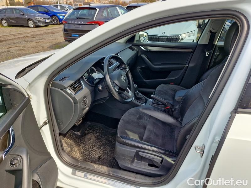  Skoda  Octavia  Combi  (5E5)(03.2017->) OctCom 2.0TSI 140 Scout 4x4 AT #9