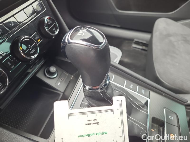  Skoda  Superb  (3V3)(2015) Supe.2.0TDI 147 SportLine Aut #4