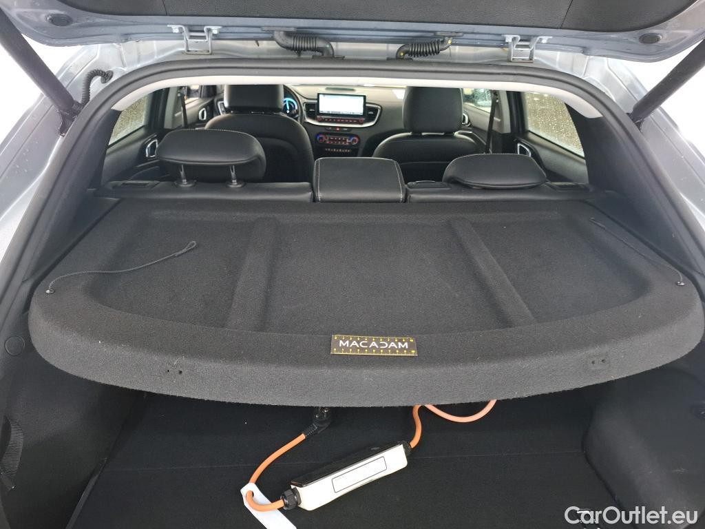  KIA  XCeed KIA  / 2019 / 5P / Crossover 1.6 GDI ISG ISG PHEV PREMIUM DCT7 #16