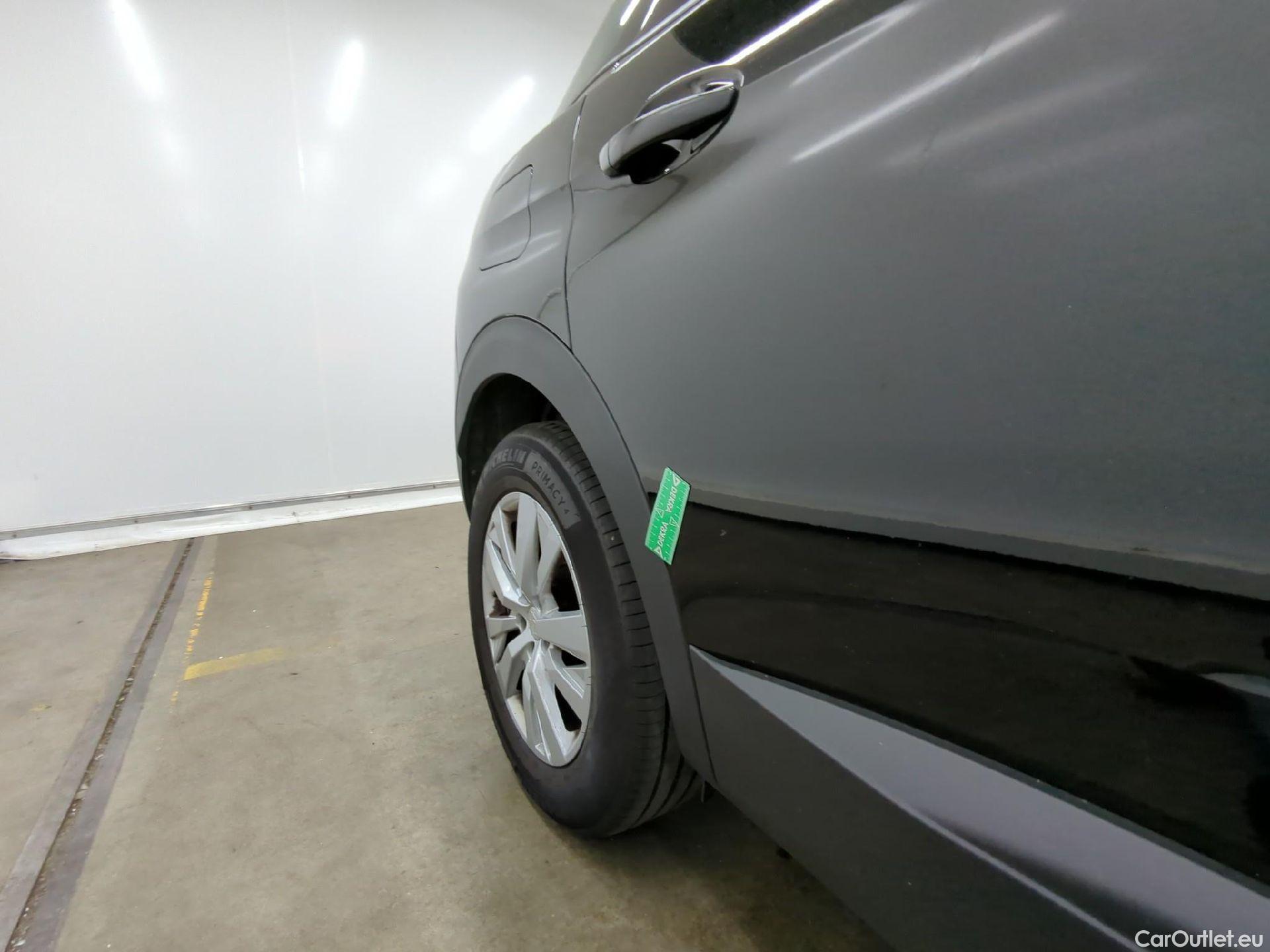  Peugeot  3008  Active Pack 1.5 HDi 130CV BVA8 E6d #31