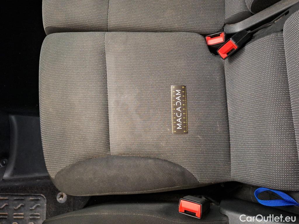  Opel  Combo OPEL  / 2018 / 4P / Fourgonnette 1.5 diesel 100chL1H1/stand CARGO PACK C #33