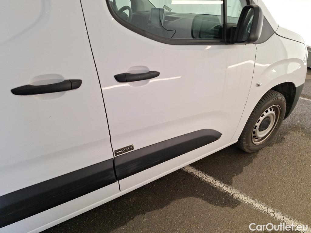  Opel  Combo OPEL  / 2018 / 4P / Fourgonnette 1.5 diesel 100chL1H1/stand CARGO PACK C #58