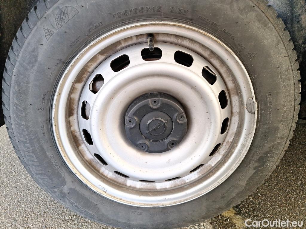  Opel  Combo OPEL  / 2018 / 4P / Fourgonnette 1.5 diesel 100chL1H1/stand CARGO PACK C #41
