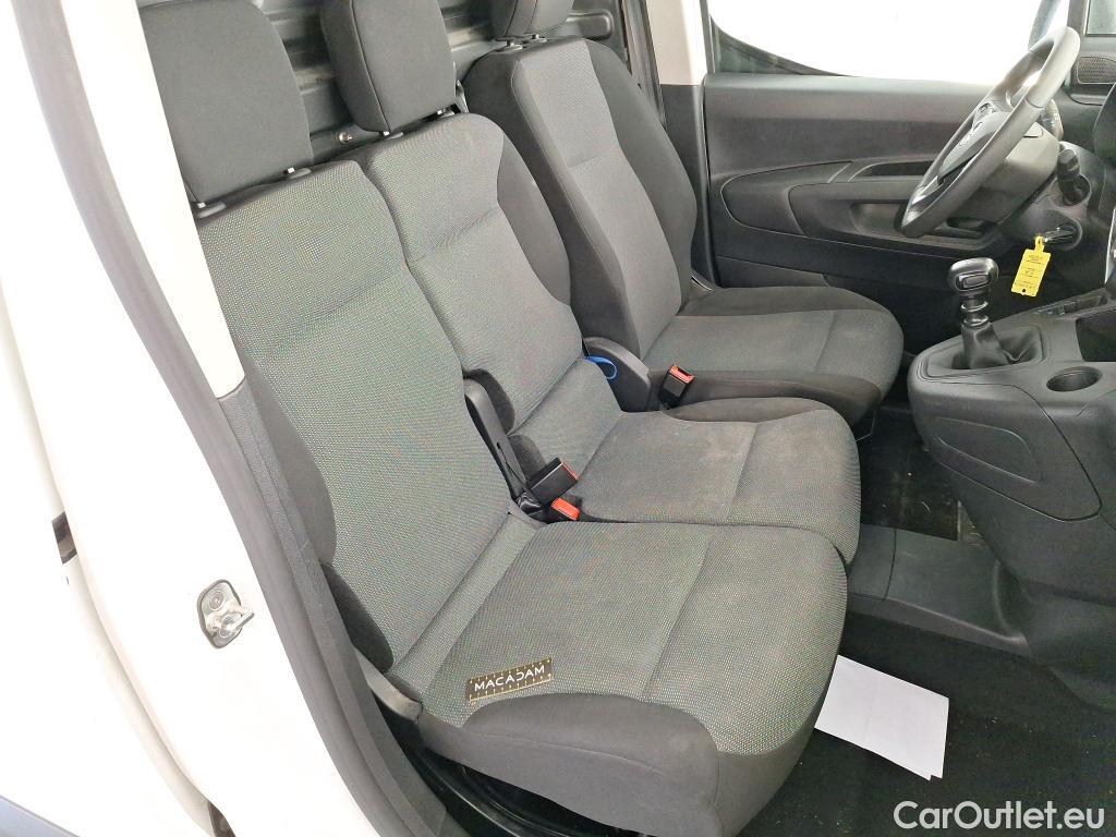  Opel  Combo OPEL  / 2018 / 4P / Fourgonnette 1.5 diesel 100chL1H1/stand CARGO PACK C #26