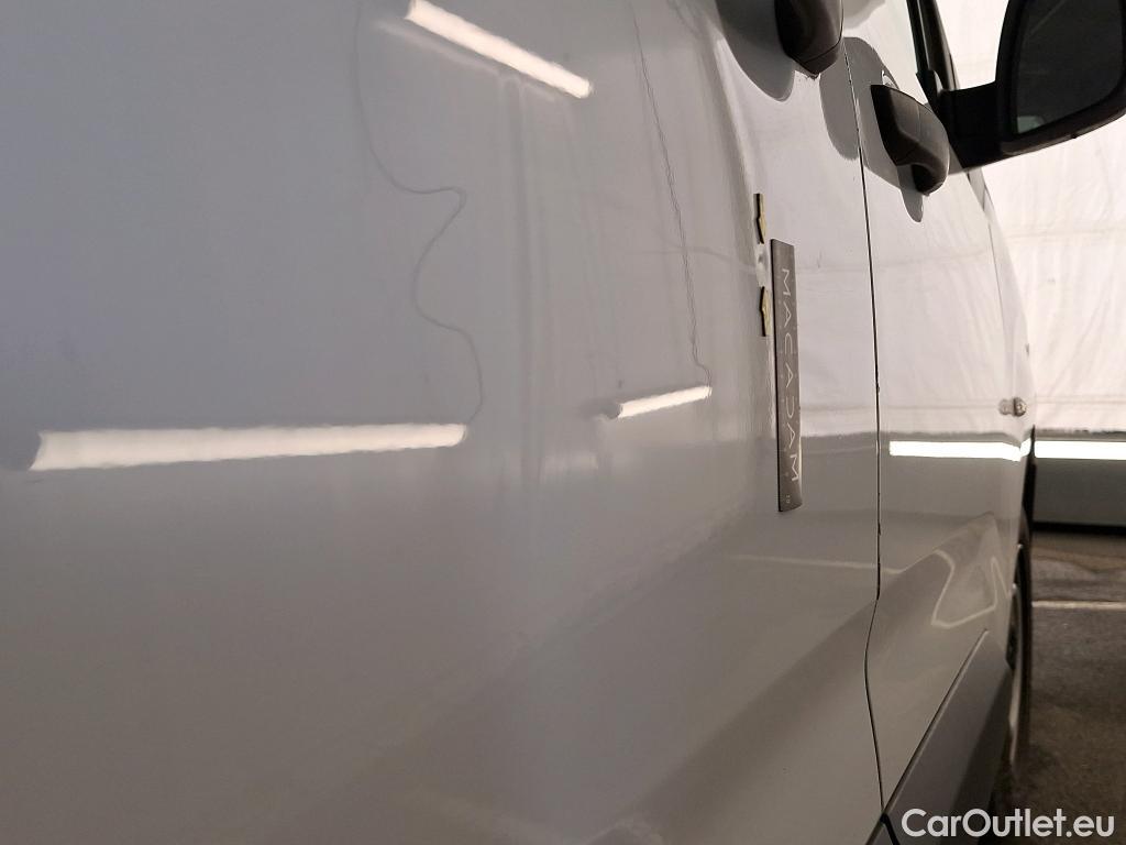 Opel  Combo OPEL  / 2018 / 4P / Fourgonnette 1.5 diesel 100chL1H1/stand CARGO PACK C #63