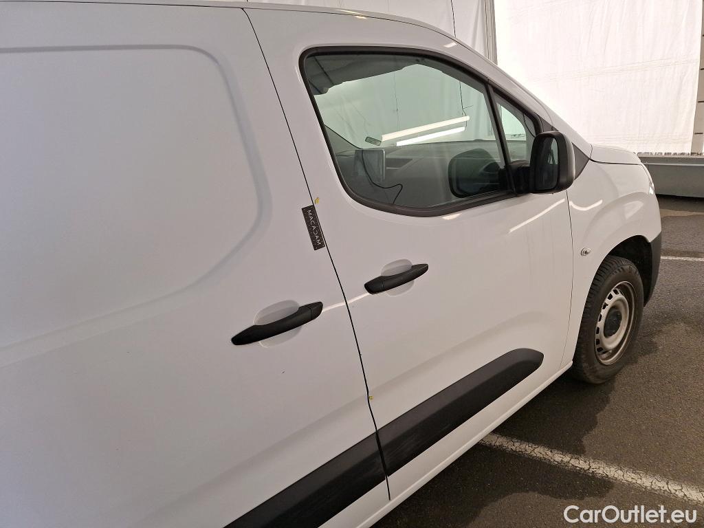  Opel  Combo OPEL  / 2018 / 4P / Fourgonnette 1.5 diesel 100chL1H1/stand CARGO PACK C #60