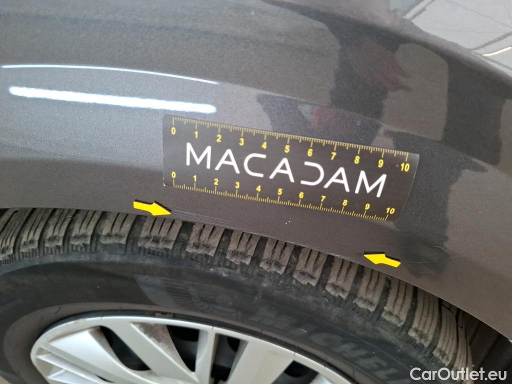  Peugeot  208  Premium 1.5 HDi 100CV BVM6 E6d #46