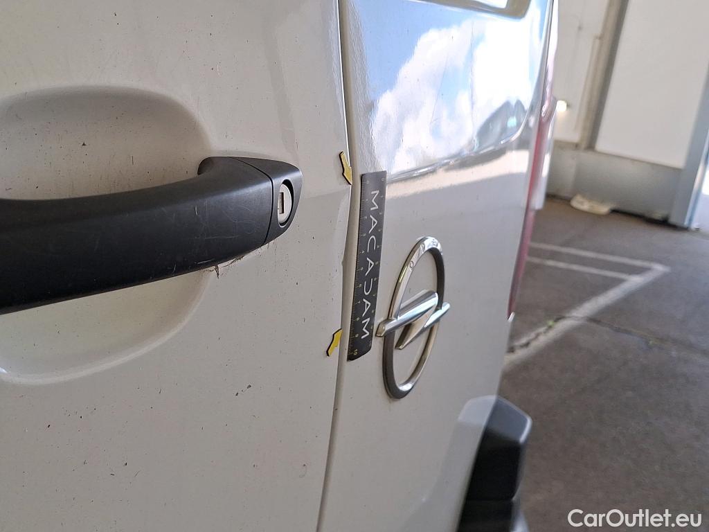  Opel  Combo OPEL  / 2018 / 4P / Fourgonnette 1.5 diesel 100chL1H1/stand CARGO PACK C #30