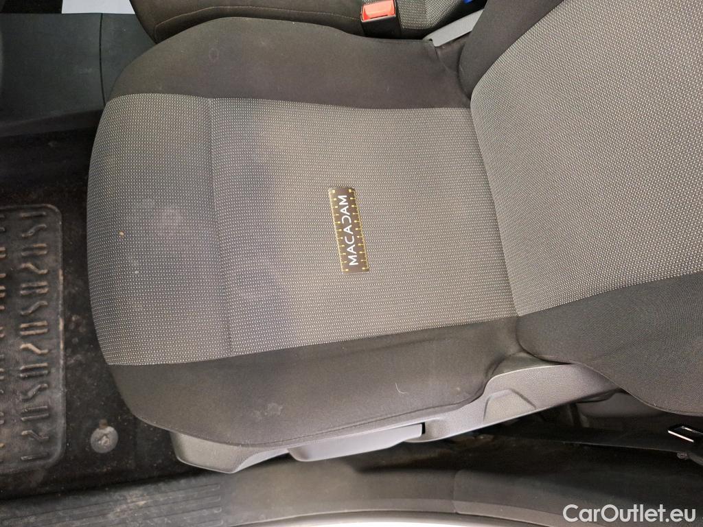  Opel  Combo OPEL  / 2018 / 4P / Fourgonnette 1.5 diesel 100chL1H1/stand CARGO PACK C #32