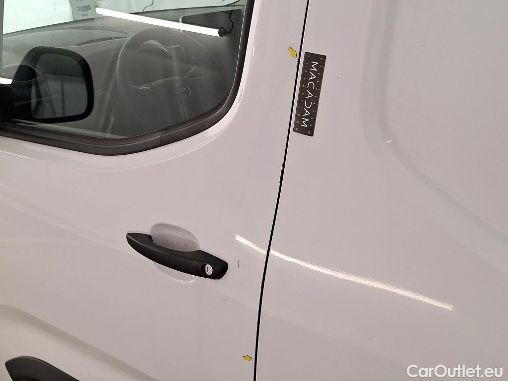  Opel  Combo OPEL  / 2018 / 4P / Fourgonnette 1.5 diesel 100chL1H1/stand CARGO PACK C #51