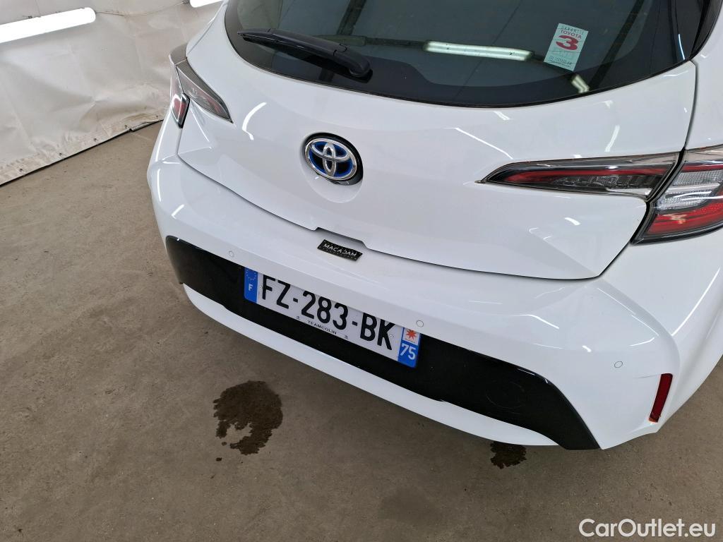  Toyota  Corolla TOYOTA  / 2018 / 5P / Berline Hybride 122h Dynamic Business Stage Acad #45