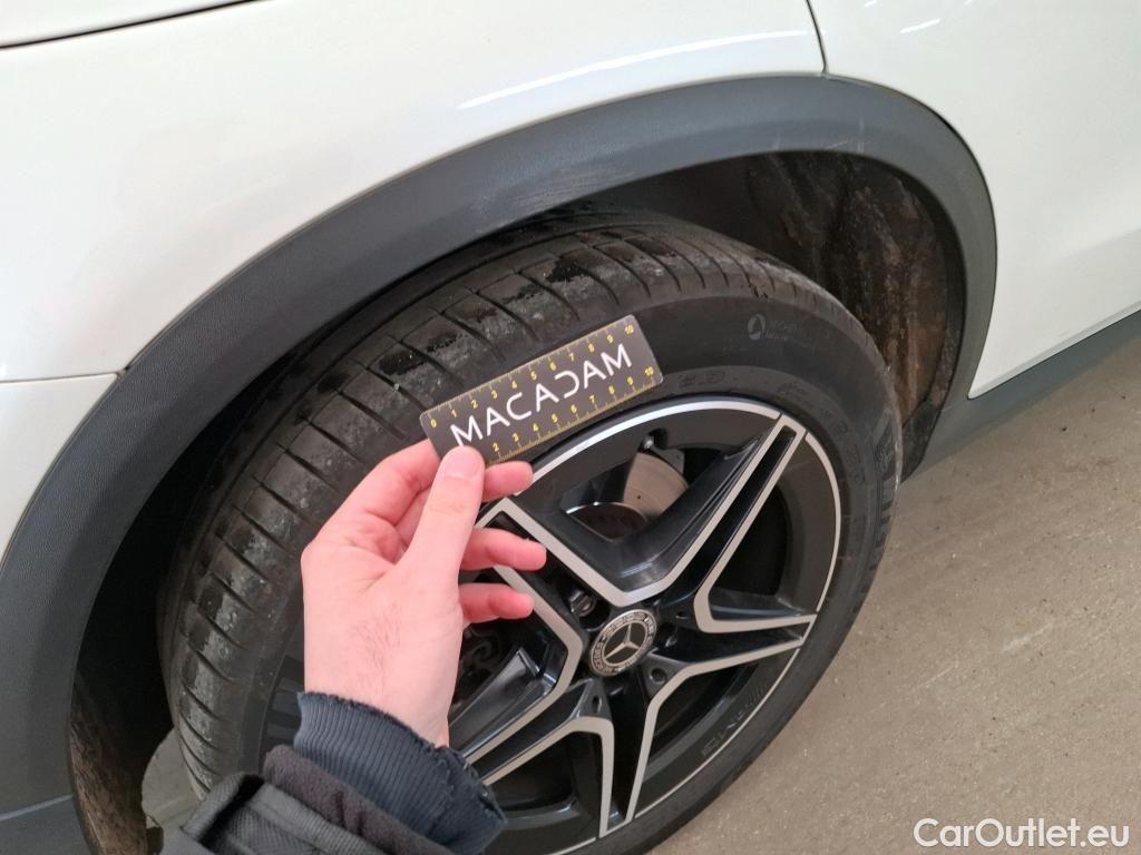 Mercedes  G-Klasee MERCEDES-BENZ GLC / 2019 / 5P / SUV GLC 220 d AMG Line 4Matic #3