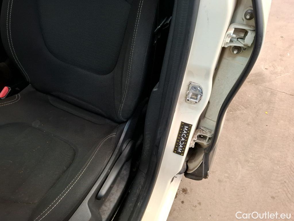  Renault  Captur  5p Crossover Business ENERGY dCi 90 / TRANSFO VP/VF
 #23