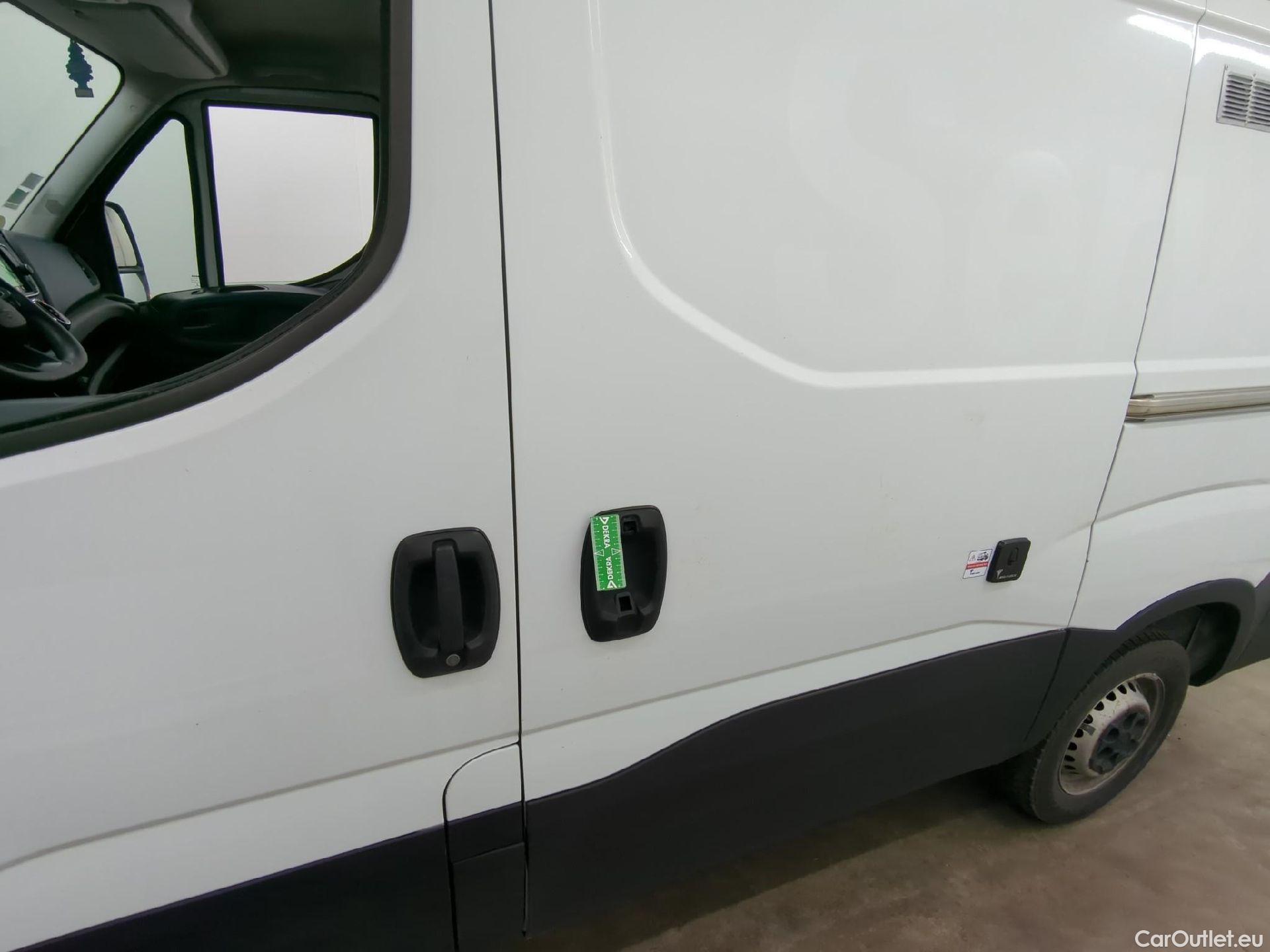  Iveco  Daily IVECO  / 2014 / 4P / Fourgon tôlé 2.3 35S16SA8 V7 H1 3000 #3