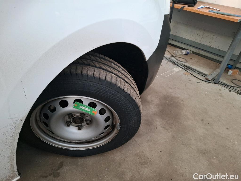  Opel  Vivaro OPEL  / 2019 / 4P / Fourgon tôlé 2.0 Diesel 120 ch Ptac aug L2 Pack clim #8