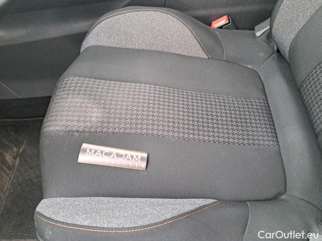  Peugeot  3008  Active Pack 1.5 HDi 130CV BVA8 E6d #9