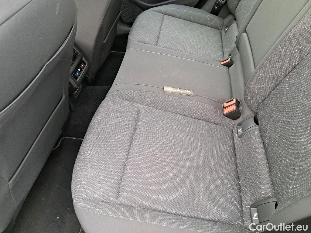  Volkswagen  Golf  VOLKSWAGEN / 2020 / 5P / Berline 2.0 TDI SCR 150 DSG7 Life Busi 1st #19