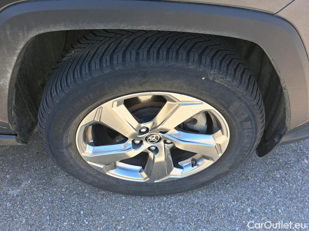  Toyota  RAV4 TOYOTA  / 2018 / 5P / todoterreno 2.5l 220H Advance #39