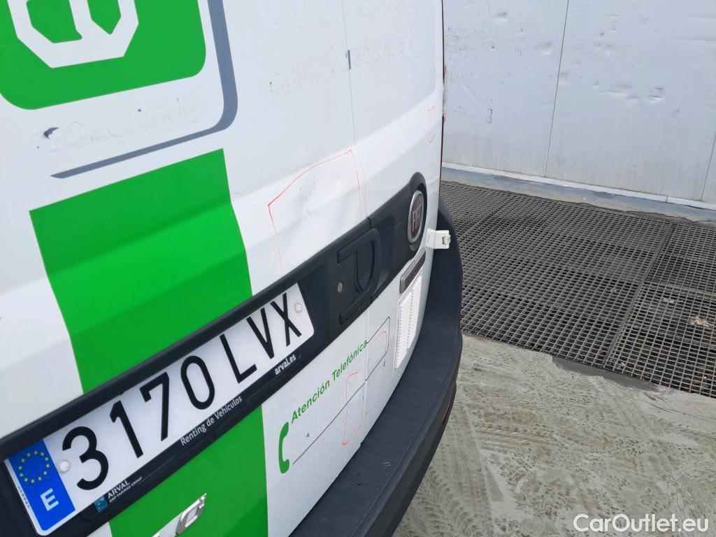  Fiat  Doblo FIAT Doblò Cargo/2015/4P/furgón derivado de turismo Cargo SX 1.6 Mjet 66kW (90CV) (AC) #17