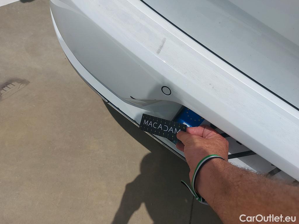  Volkswagen  Golf  VII Berlina e-35kWh1 #15