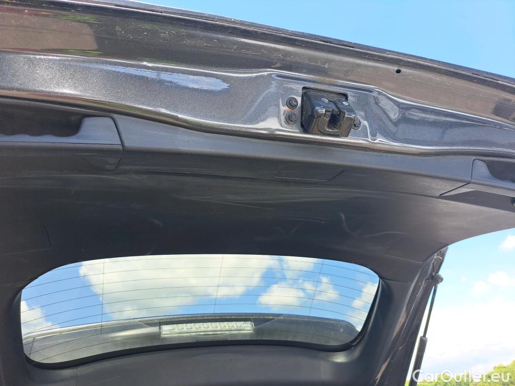  Toyota  RAV4 TOYOTA  / 2018 / 5P / todoterreno 2.5l 220H Advance #47