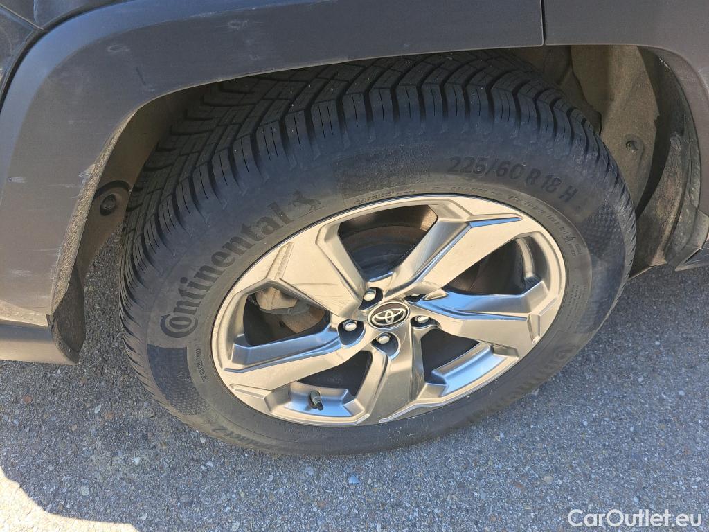 Toyota  RAV4 TOYOTA  / 2018 / 5P / todoterreno 2.5l 220H Advance #41