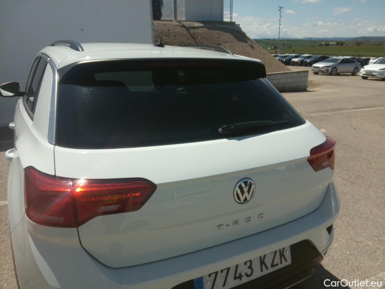  Volkswagen  T-ROC VOLKSWAGEN  / 2017 / 5P / todoterreno Advance 1.0 TSI 85kW (115CV) #18