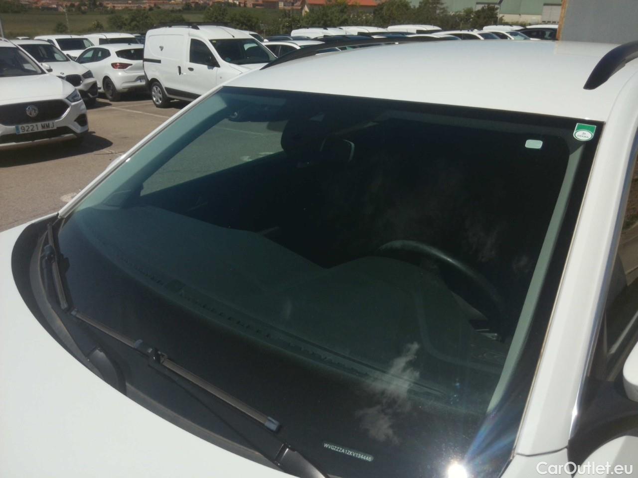  Volkswagen  T-ROC VOLKSWAGEN  / 2017 / 5P / todoterreno Advance 1.0 TSI 85kW (115CV) #10