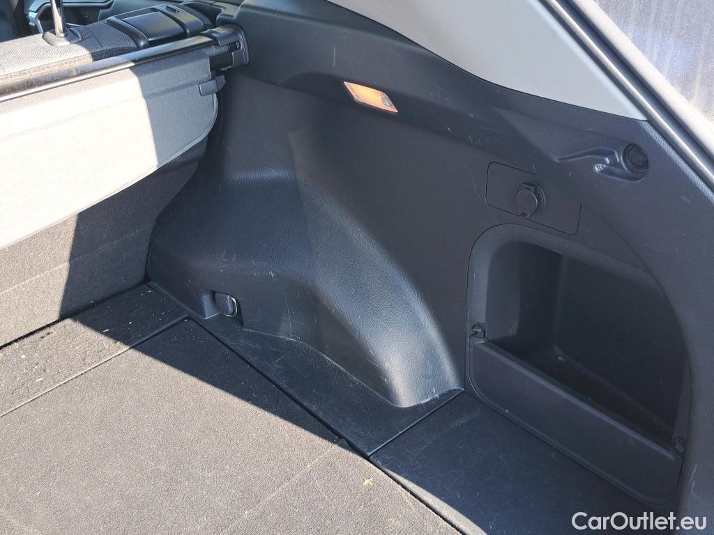  Toyota  RAV4 TOYOTA  / 2018 / 5P / todoterreno 2.5l Advance #32