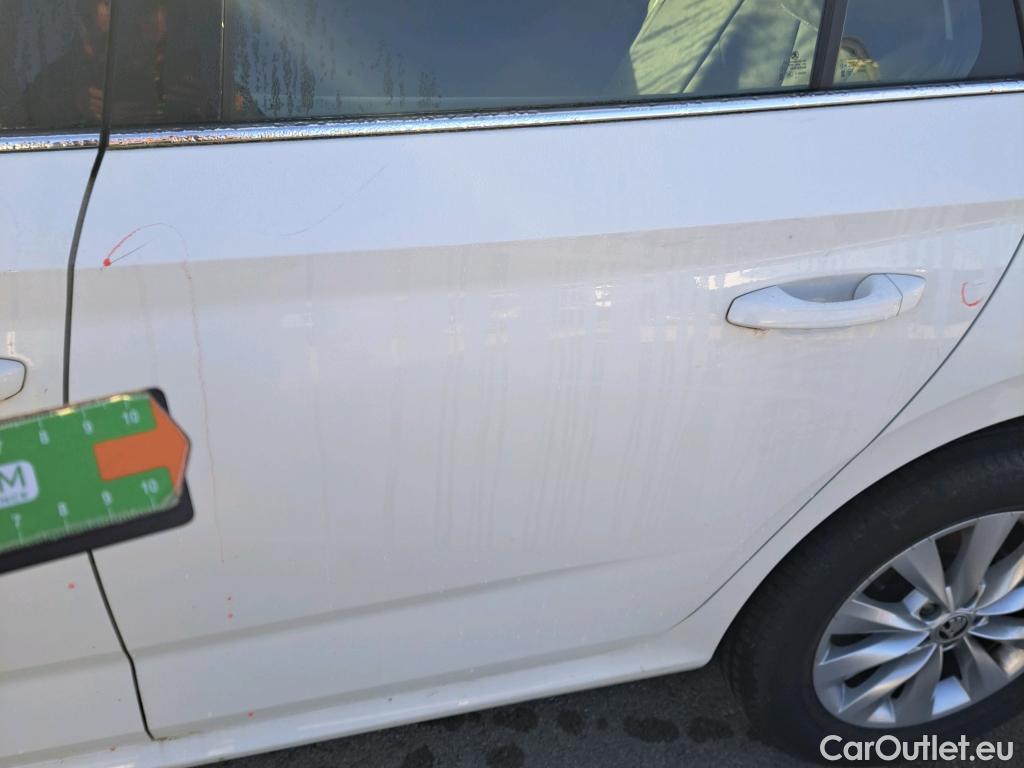  Skoda  KAMIQ SKODA  1.0 TSI 81kW (110CV) DSG Ambition #17